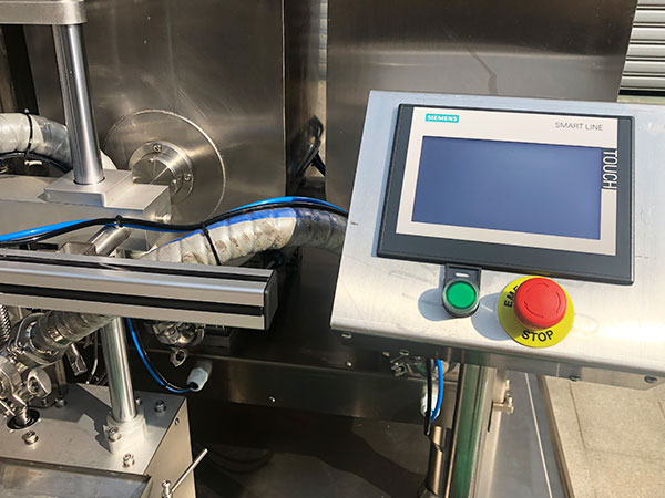 大型辣椒醬灌裝機細節圖