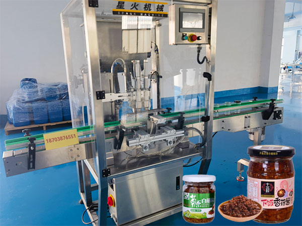 自動化香菇醬灌裝機(jī)設(shè)備車間實拍